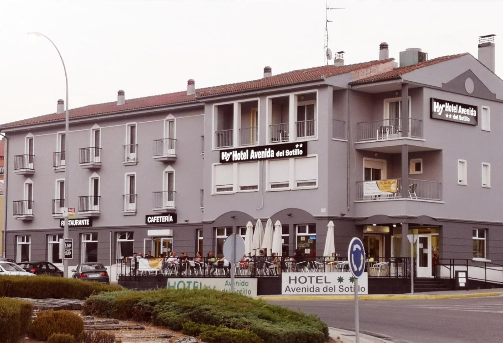 Hotel Avenida Del Sotillo La Lastrilla Ngoại thất bức ảnh