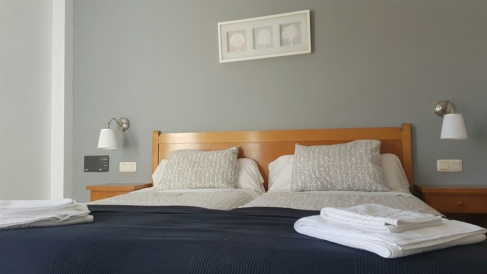 Hotel Avenida Del Sotillo La Lastrilla Ngoại thất bức ảnh